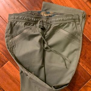 Petite small dickies olive green scrub pants